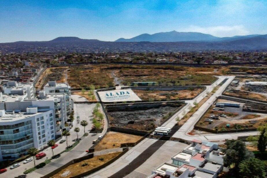Huella plurifamiliar en fraccionamiento residencial consolidado — Lomas del Pedregal